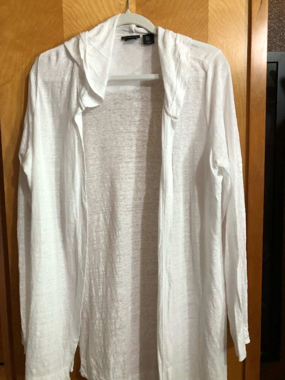 Tahari White weight jacket with hood